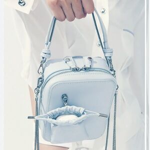 Hanwen New York Camera & AirPod pouch bag